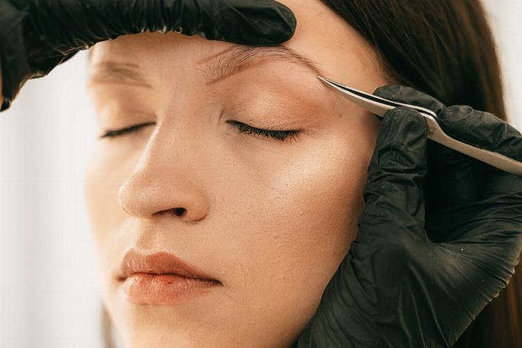 Eyebrows & Lashes Venture Beauty